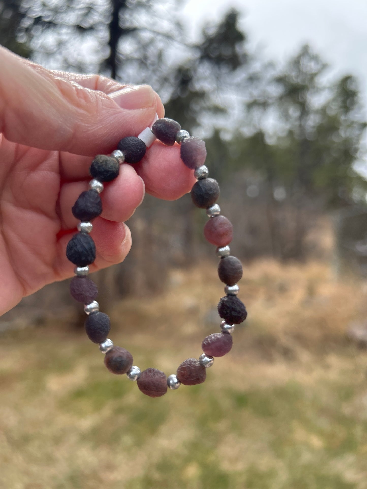 Gobi Desert Agate Bracelet (Dark lavendar & dark green w/ silver colored spacers small) (Q24)