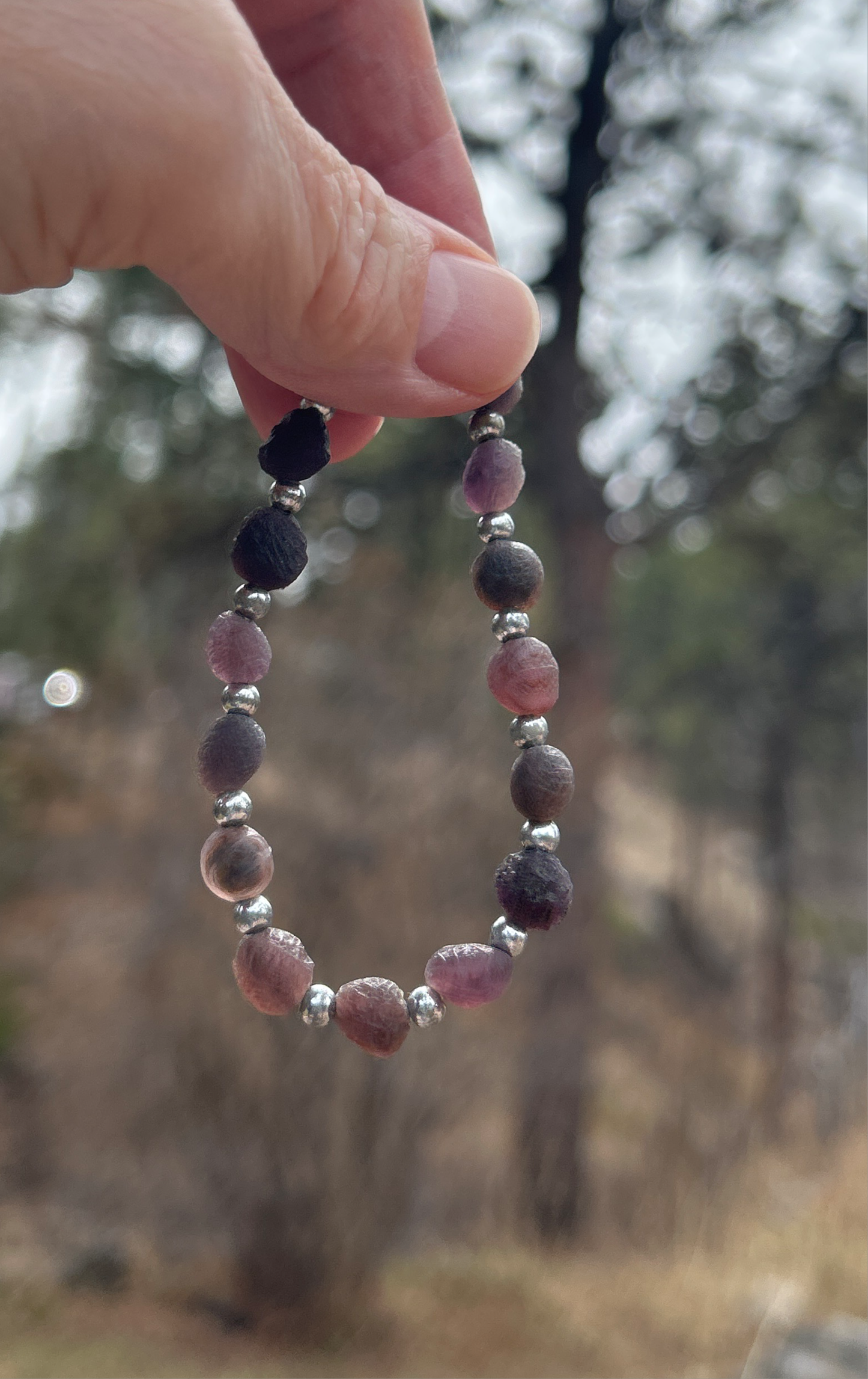 Gobi Desert Agate Bracelet (Dark lavendar & dark green w/ silver colored spacers small) (Q24)
