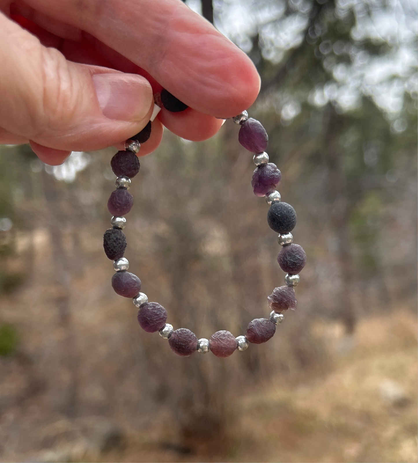 Gobi Desert Agate Bracelet (Dark lavendar& dark green w/silver colored spacers small) (Q27)