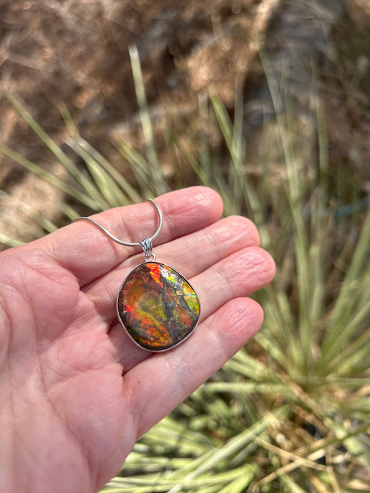 Ammolite pendant necklace T743